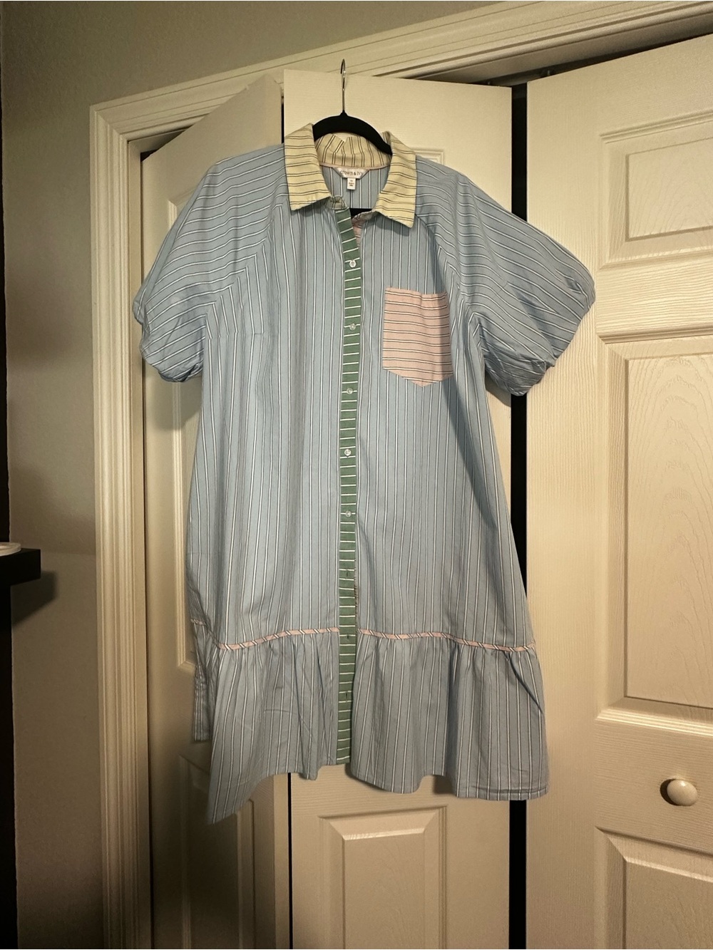 Crown & Ivy Women's Short Sleeve Flounce Shirtdress